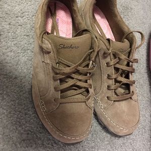 Sketchers leather shoes